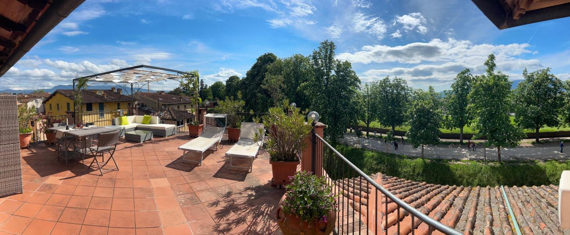 La Terrazza Fra Le Torri Apartment Lucca Luaran gambar