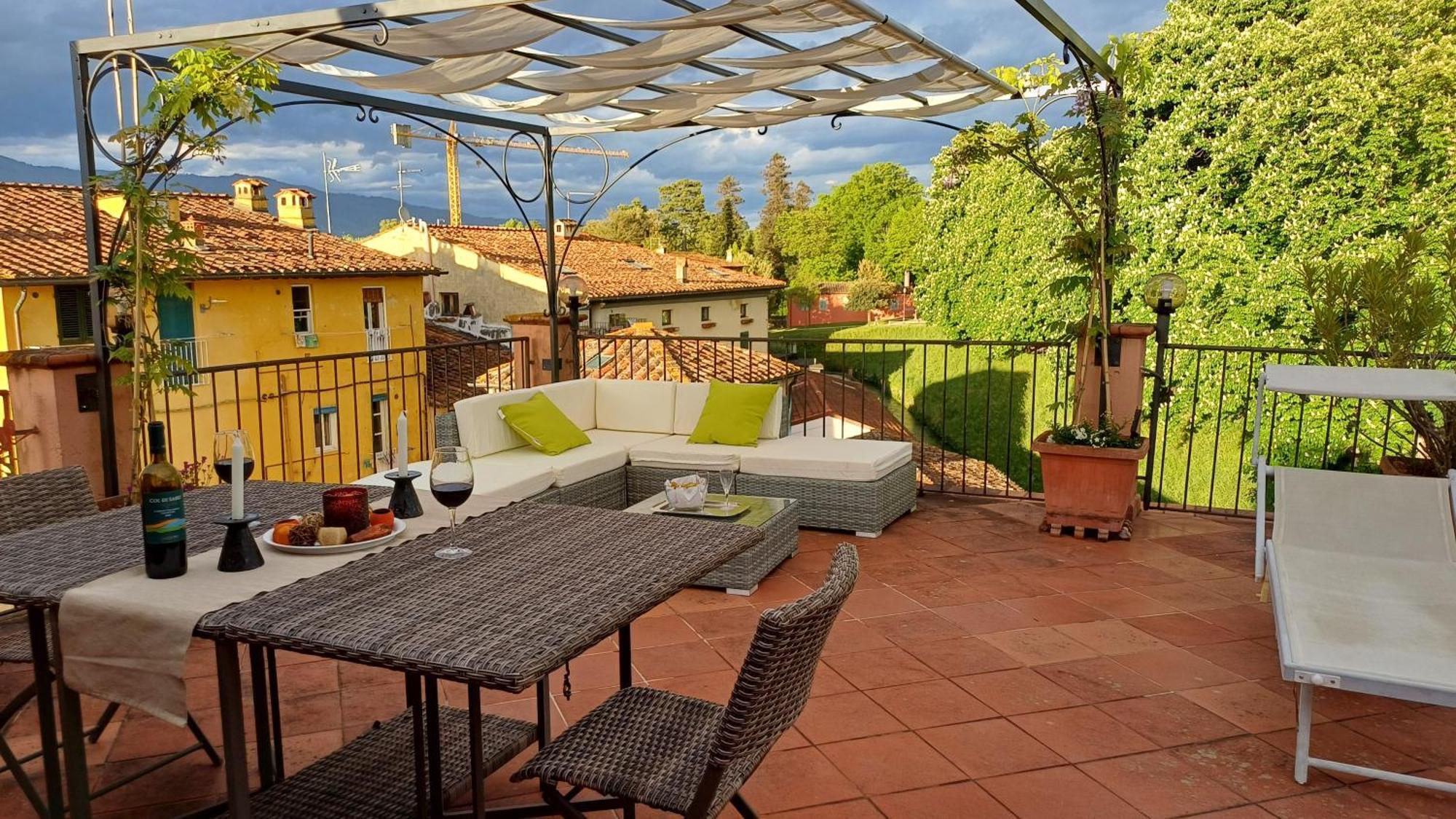La Terrazza Fra Le Torri Apartment Lucca Luaran gambar