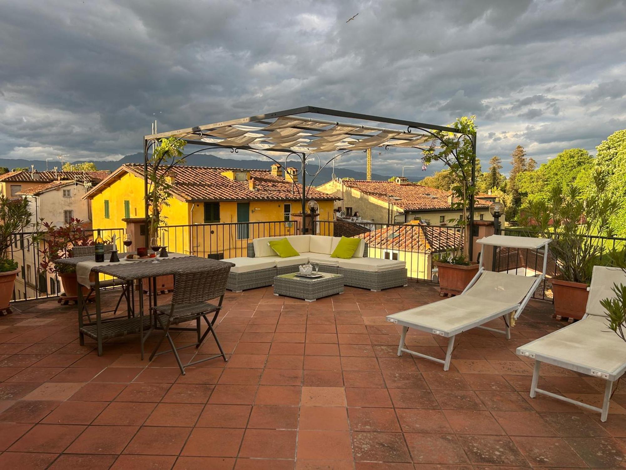 La Terrazza Fra Le Torri Apartment Lucca Luaran gambar