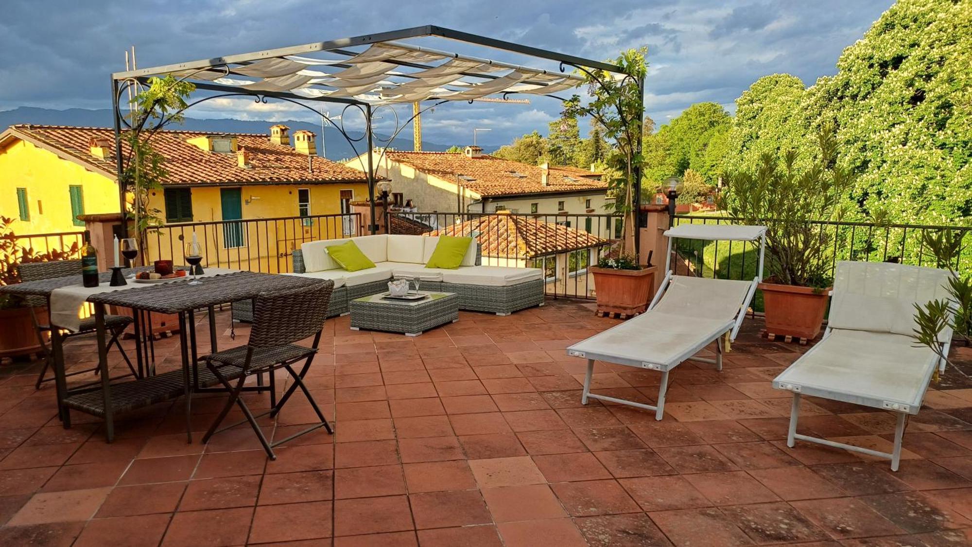 La Terrazza Fra Le Torri Apartment Lucca Luaran gambar