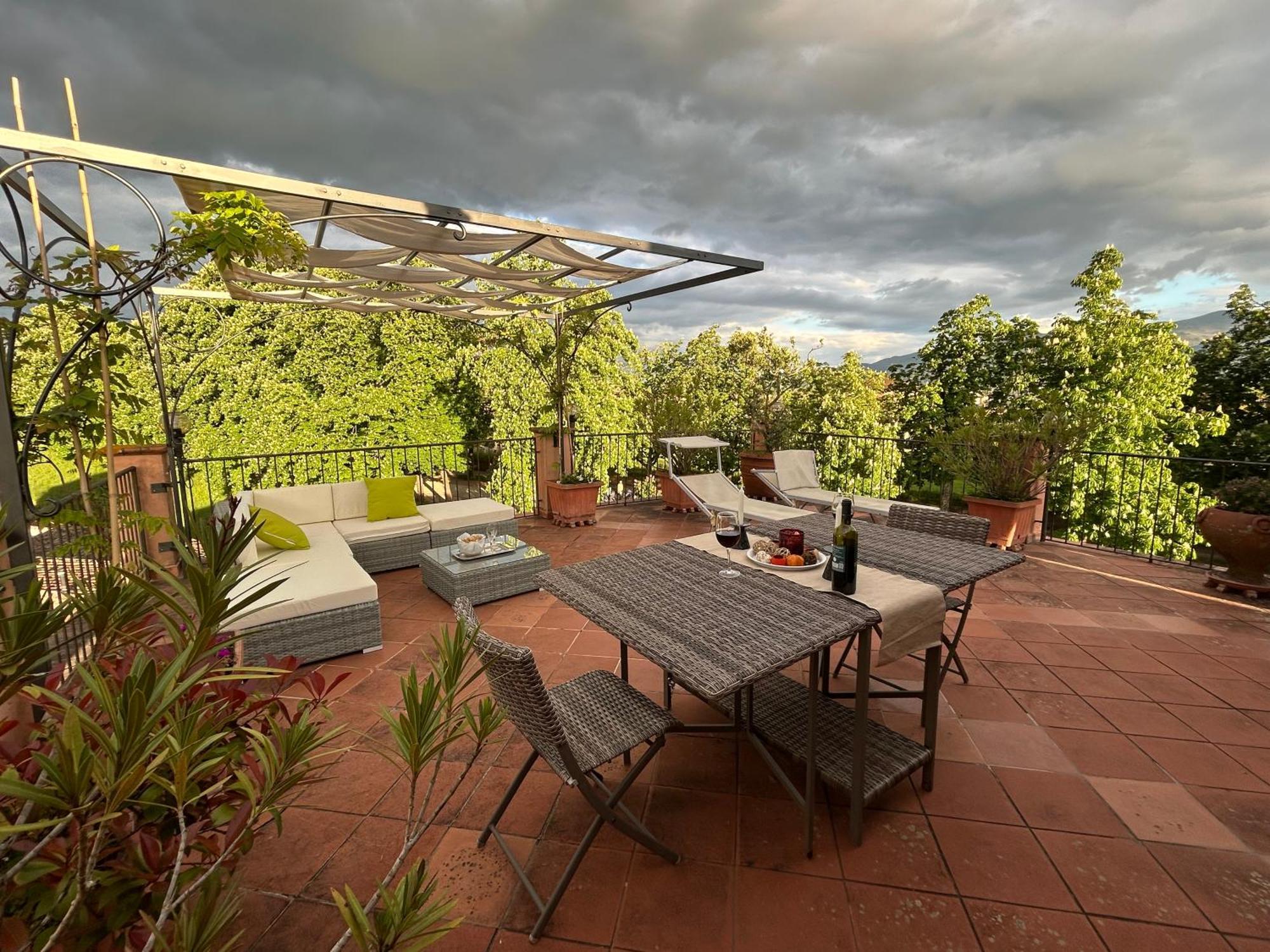 La Terrazza Fra Le Torri Apartment Lucca Luaran gambar