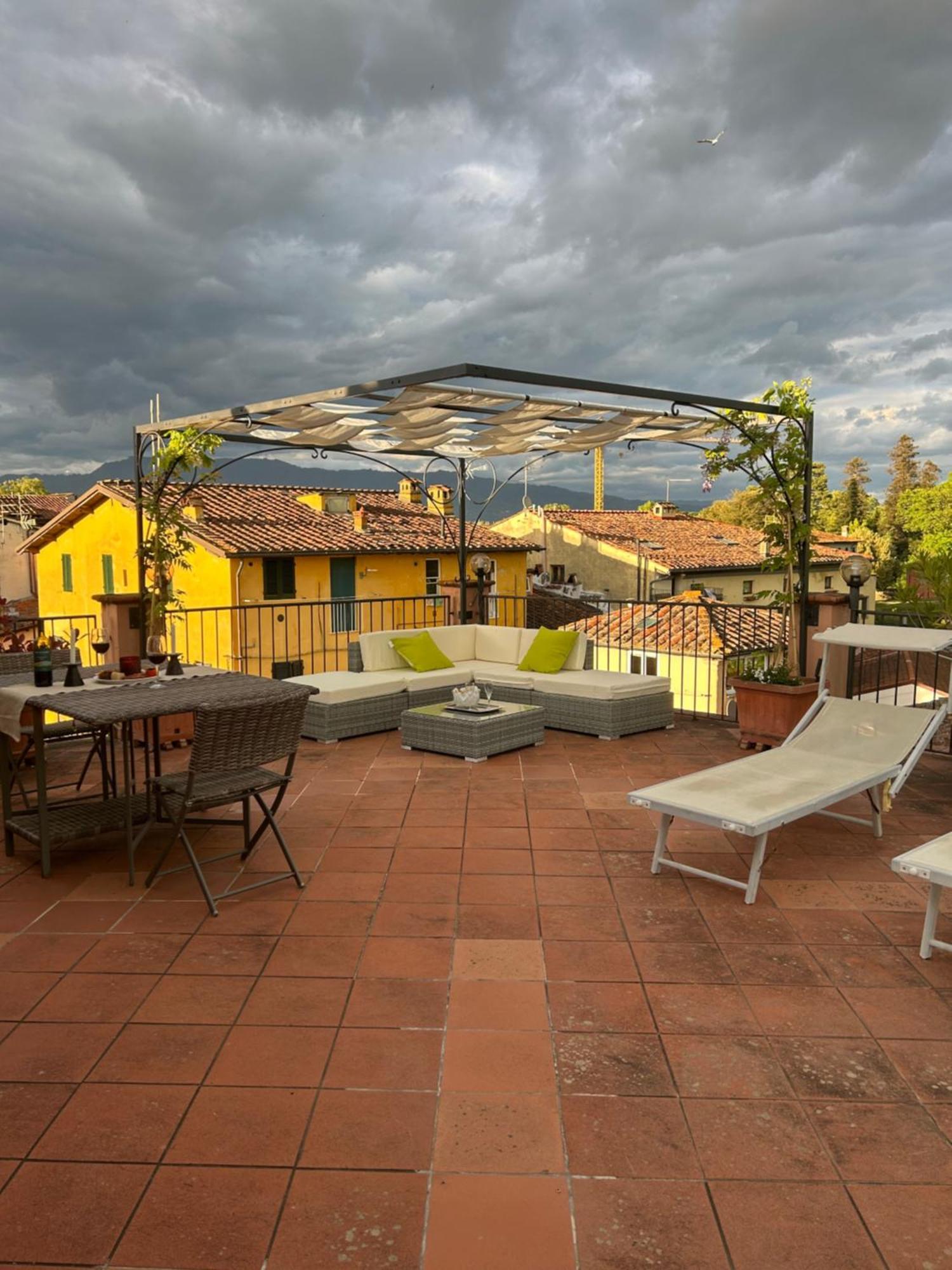 La Terrazza Fra Le Torri Apartment Lucca Luaran gambar